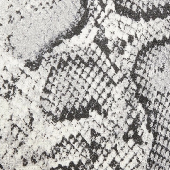 Bishop + Young Anthropologie Women’s Snakeskin Print Sleeveless Jumpsuit Size S - Picture 3 of 4